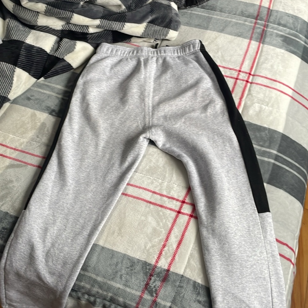 Puma sweetpants - Picture 2 of 2